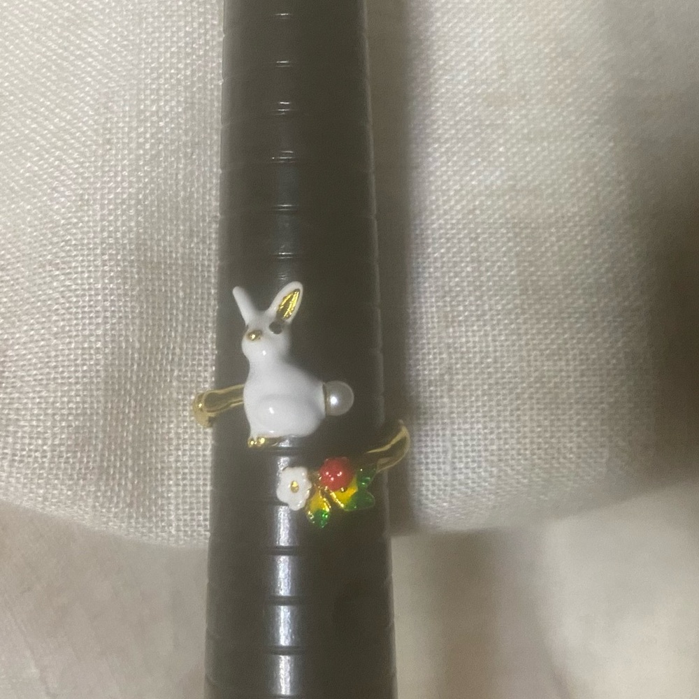 Enchanted White Rabbit Floral Ring - Picture 9 of 10